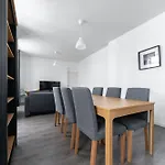 Le Brit - Grand Design, 3 Chambres, Centre Apartment *