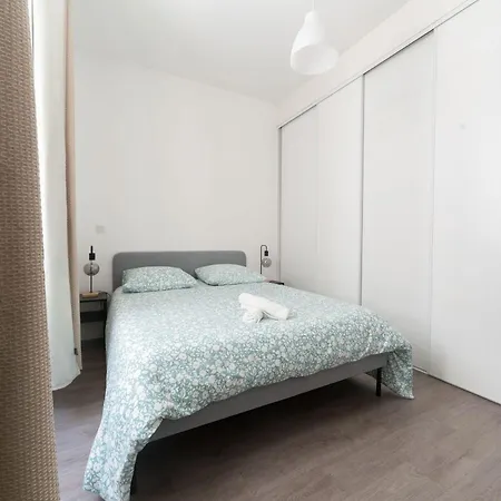 Le Brit - Grand Design, 3 Chambres, Centre Apartment *